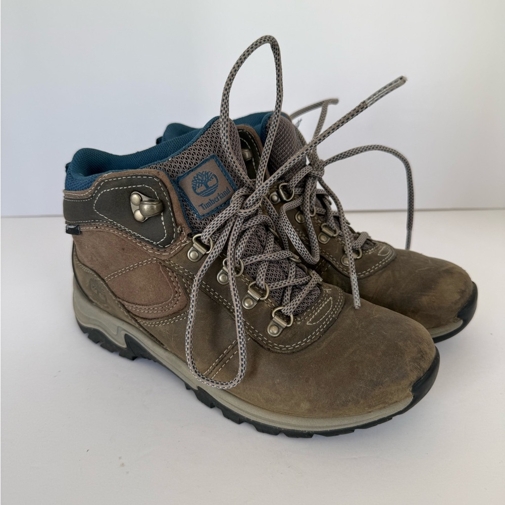 Women’s Timberland Hiking Boots - Size 6